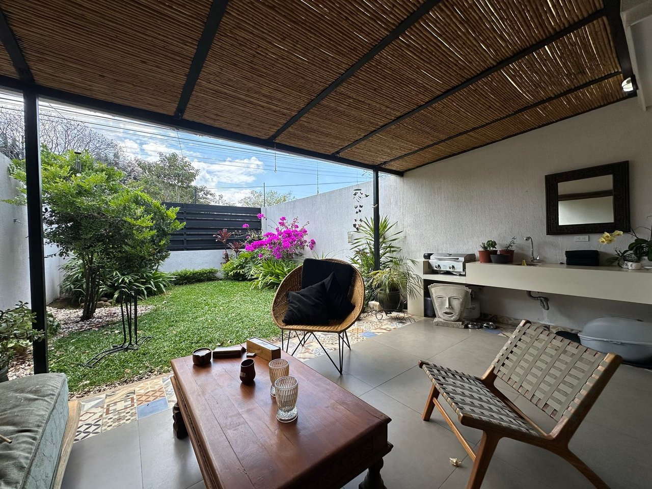 Bali Inspired Gated Townhouse, Ciudad Colon, San Jose