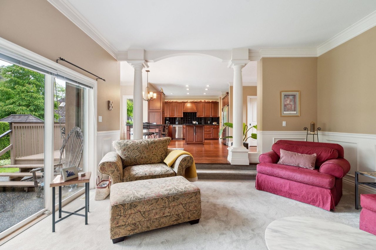 3251 144 St