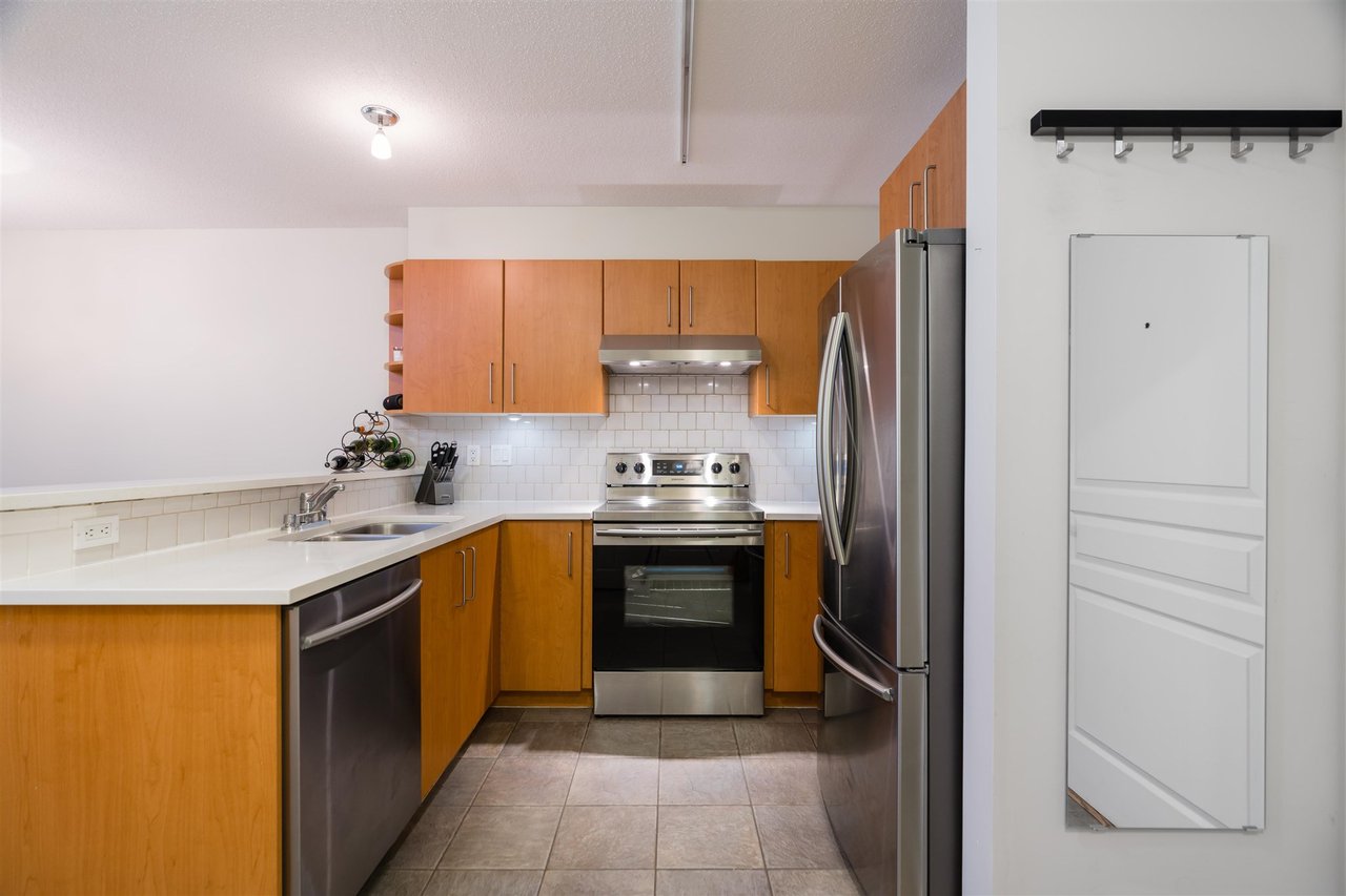 206-7330 Salisbury Ave
