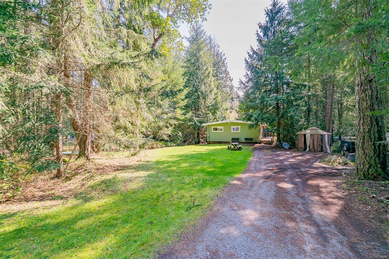 447 Berg Rd