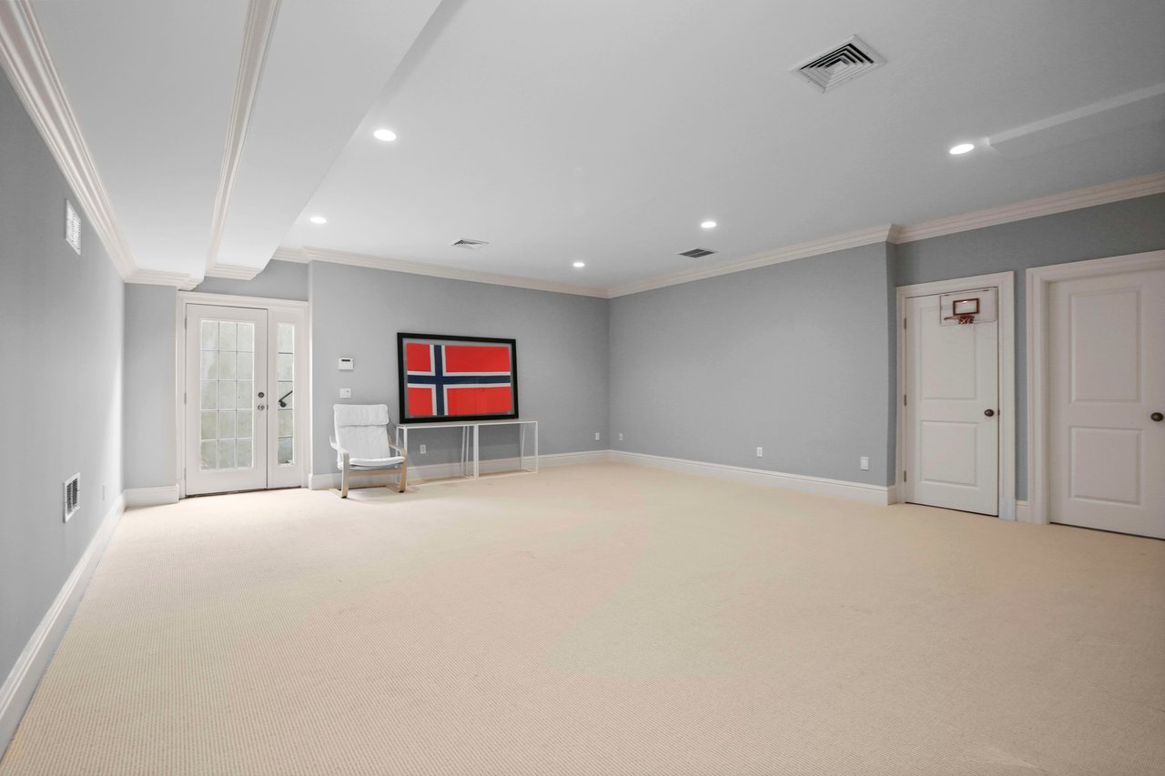 3 Glenwood Lane
