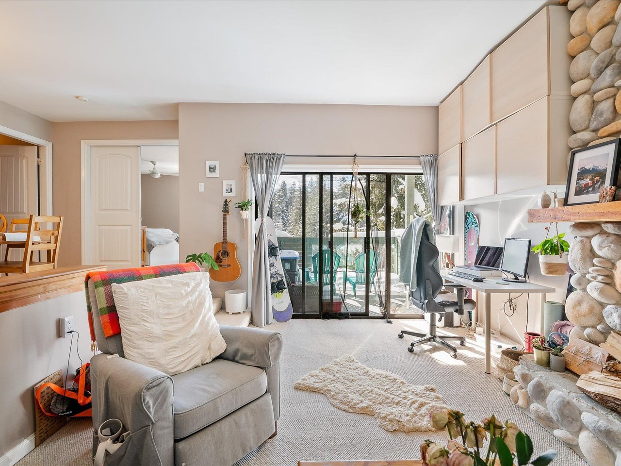 D204-1400 Alta Lake Rd