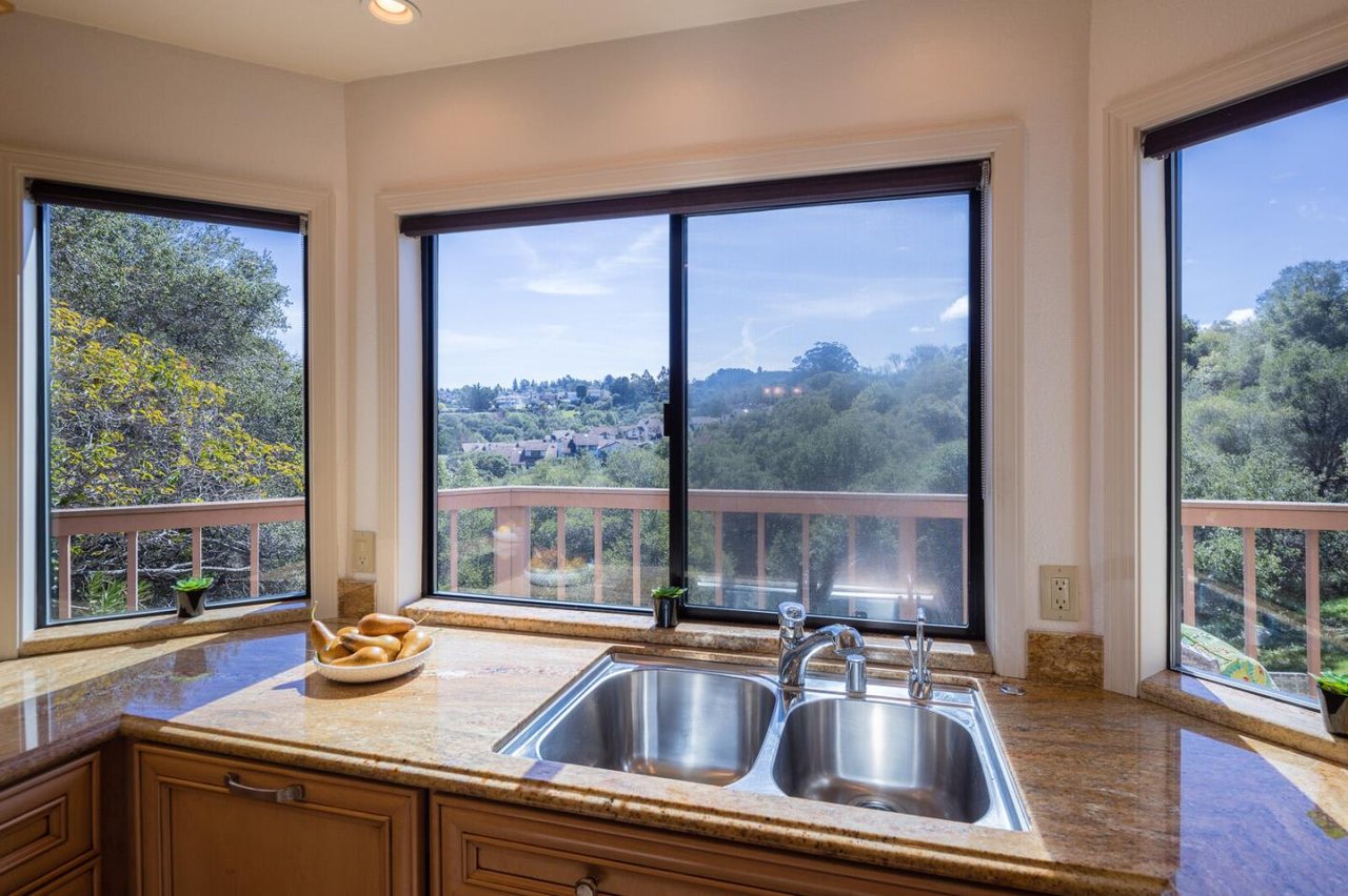 1669 Toyon Court