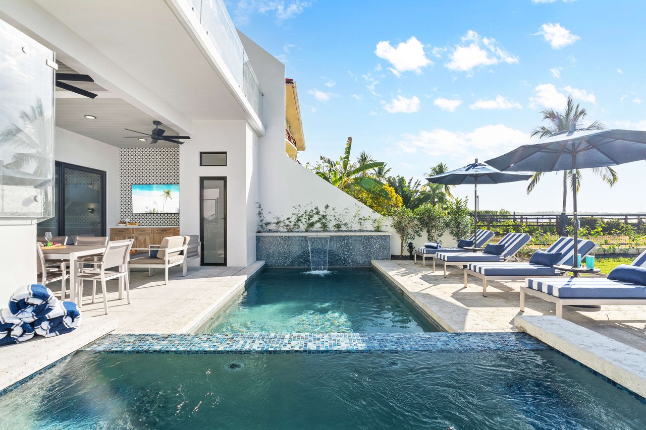 Villa Ballena | Sleek and Modern Beach House in Costa Rica