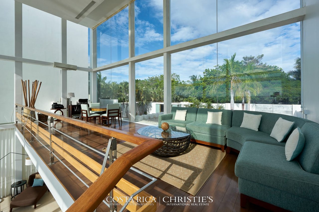 Oceanfront Casa Crystal