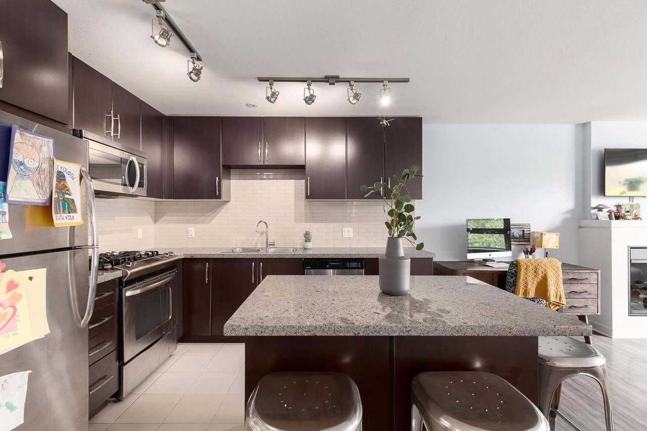 301-701 Klahanie Drive, Port Moody
