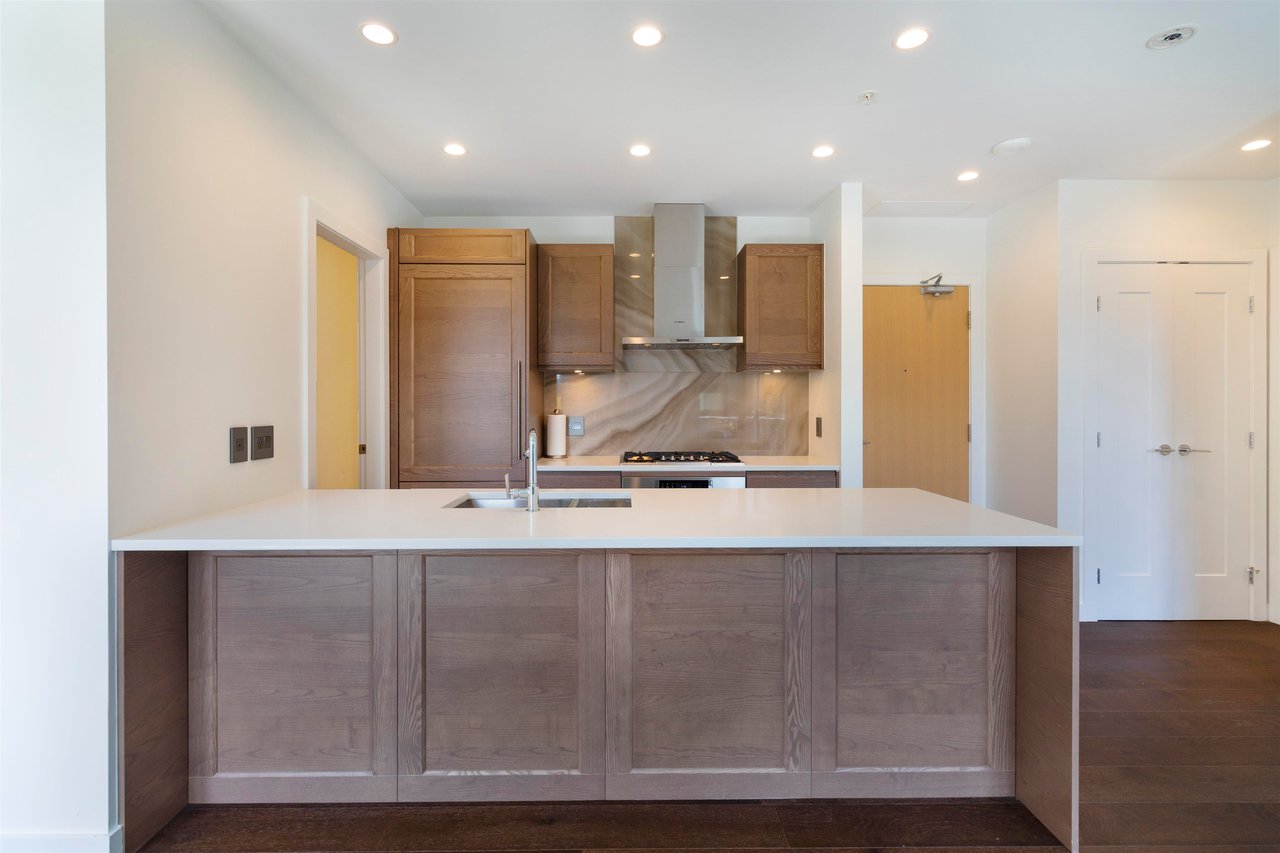 207-5681 Birney Ave