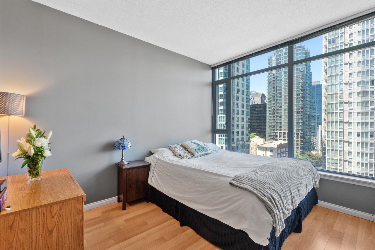 1004-1211 Melville Street, Vancouver