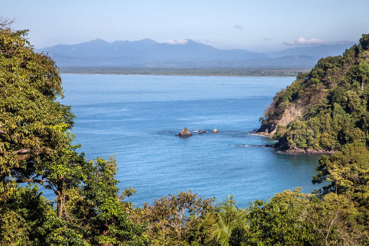 Dos Vistas, Bali Style Ocean View Home