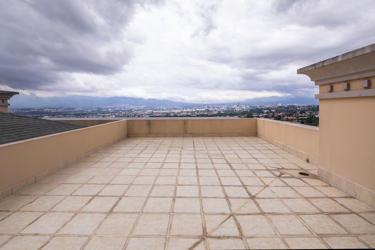 Premier Panoramic City View Penthouse, Escazu, San Jose