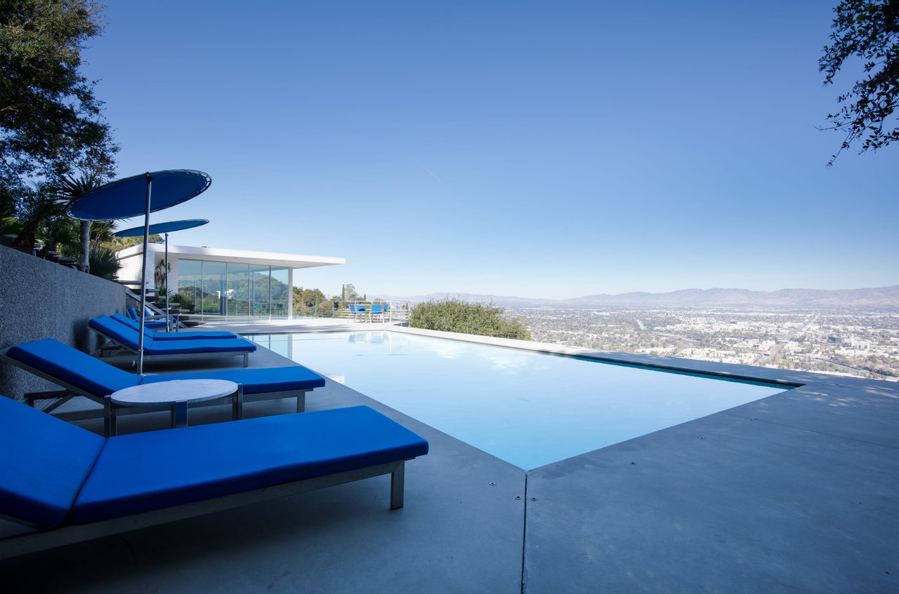 Contemporary Modern View Home