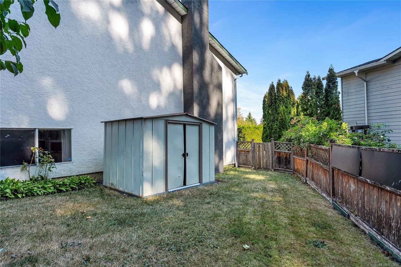 7678 Grieve Cres