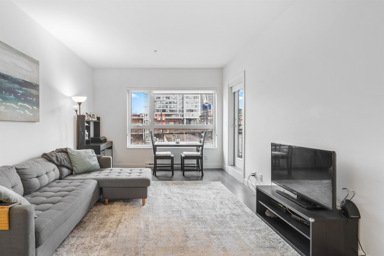 304-4468 Dawson St