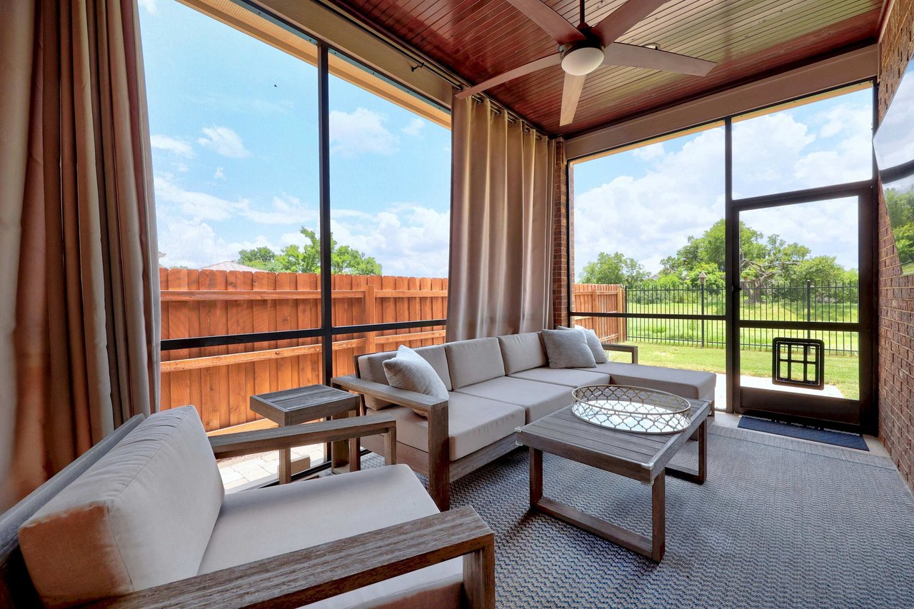 Beautifully Appointed Single-Story in Oak Creek: Modern Floors and Screened-In Patio Overlooking Green Space w/ NO Backyard Neighbor!