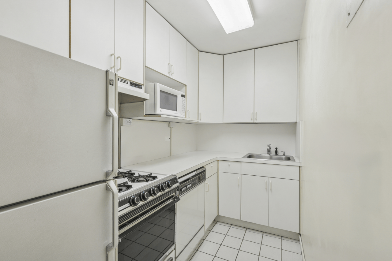 10 East End Avenue, Apt 10L