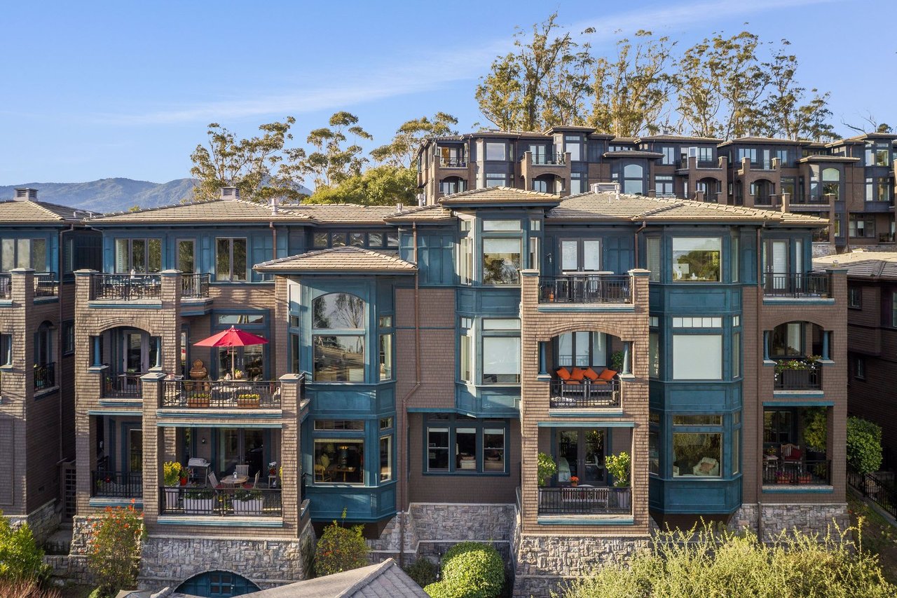 54 De Silva Island Drive