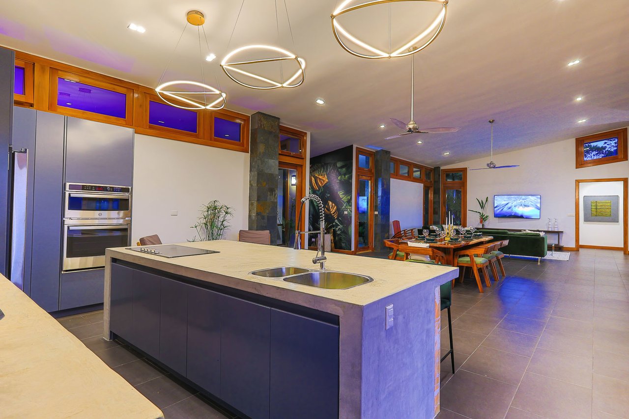 Luxurious Mountain Villa Retreat, Perez Zeledon, San Jose
