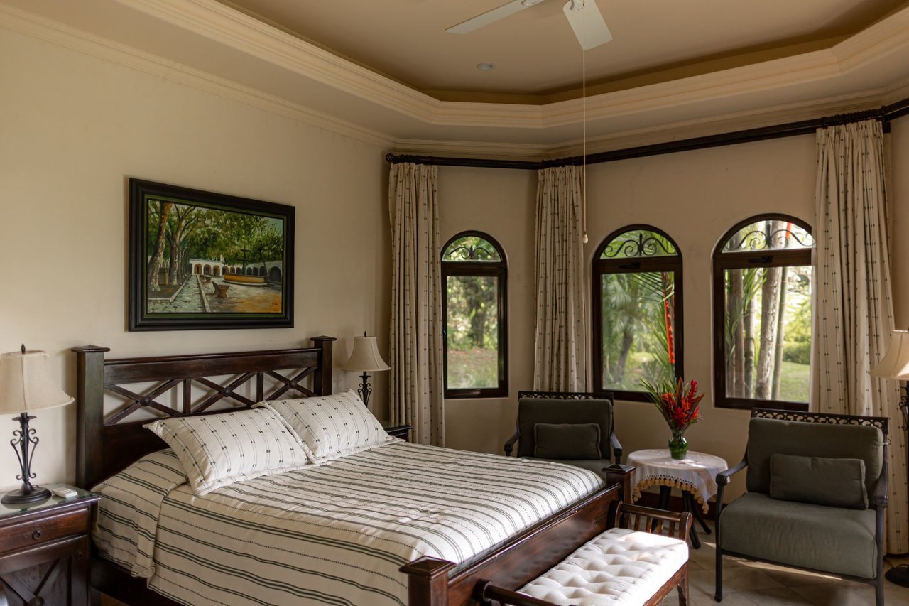 Colonial Ocean View Villa, Dominical, Puntarenas