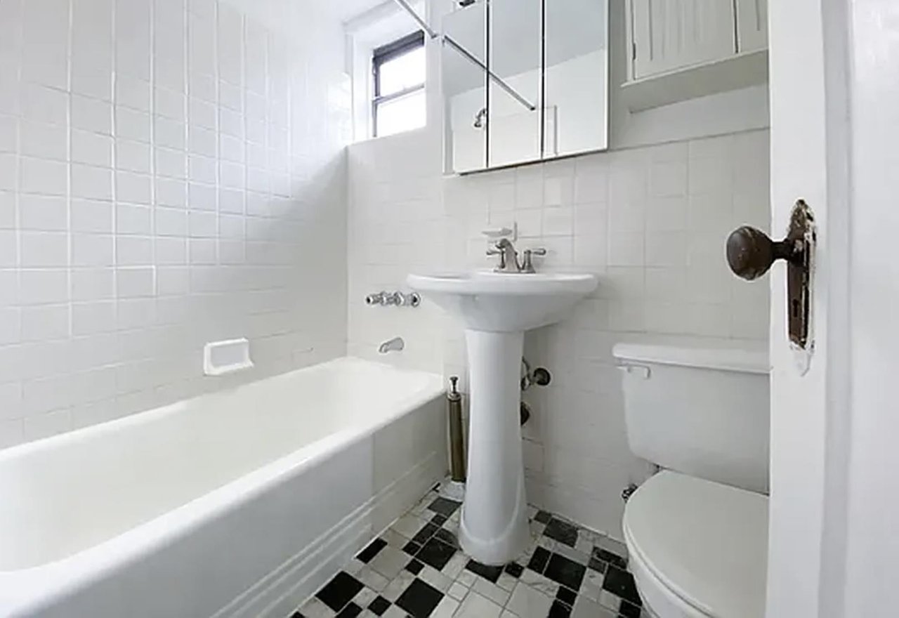 341 East 22nd Street, Apt 4-A