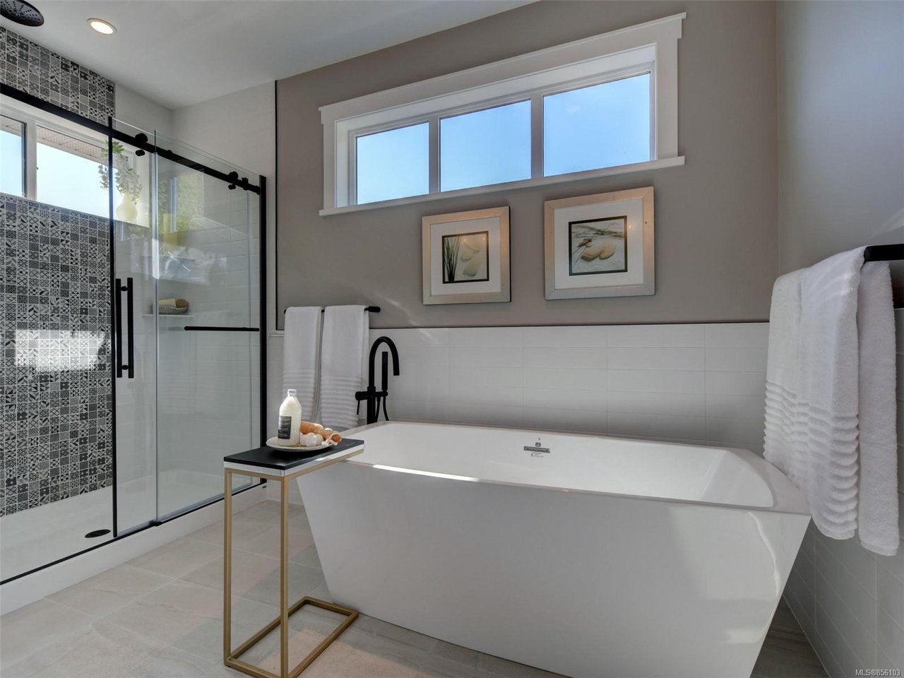 307 Seafield Rd