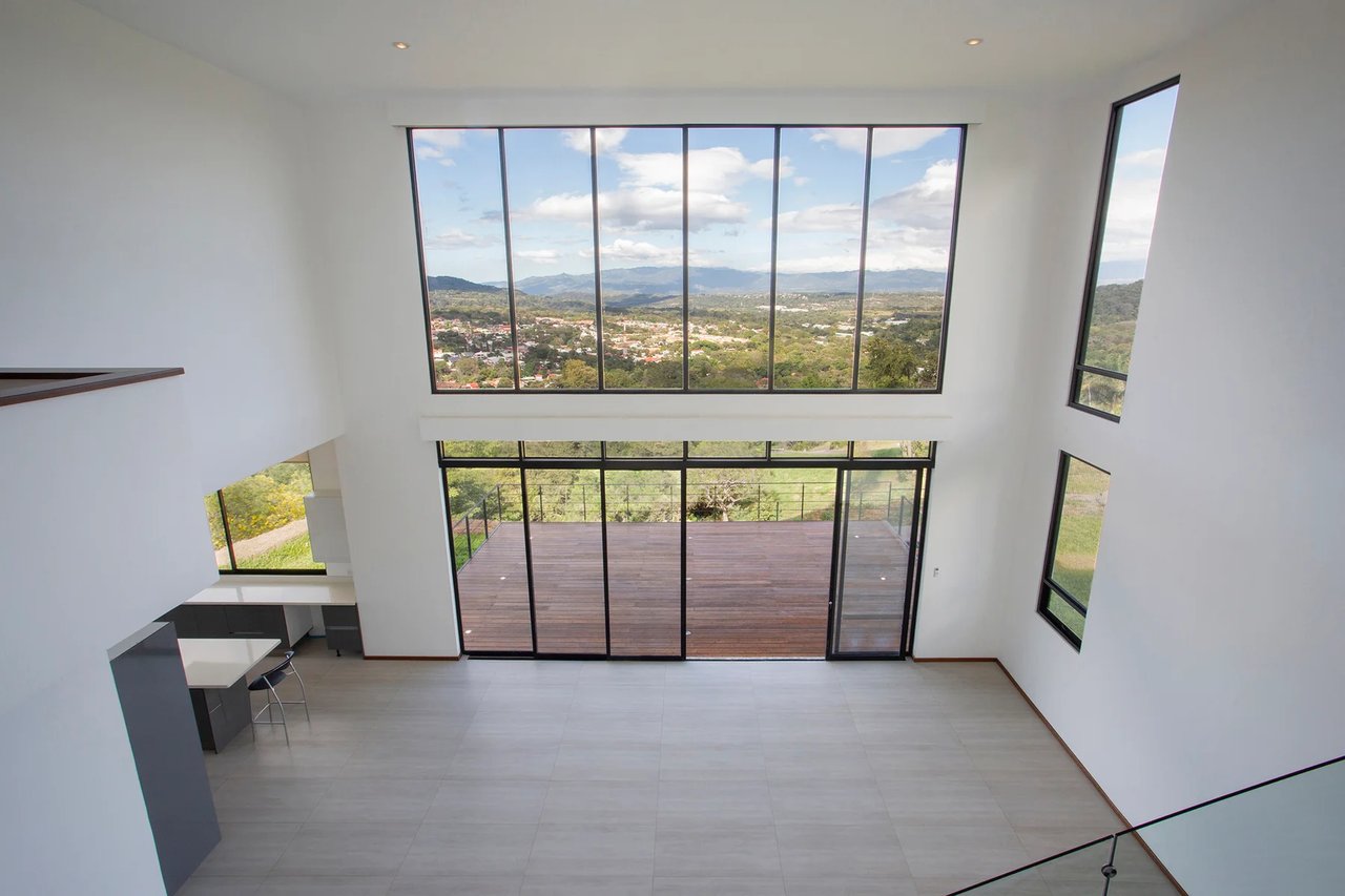 Modern Mountain View Home, Ciudad Colon, San Jose