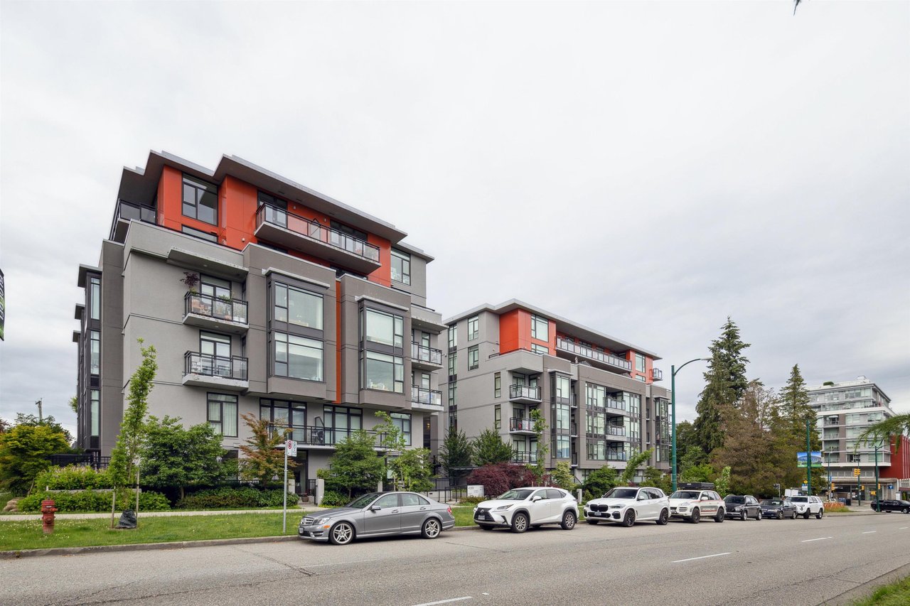 102-4189 Cambie St