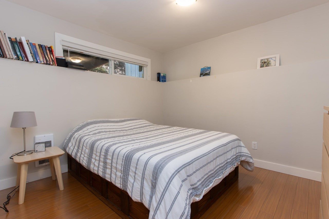 40537 N Highlands Wy