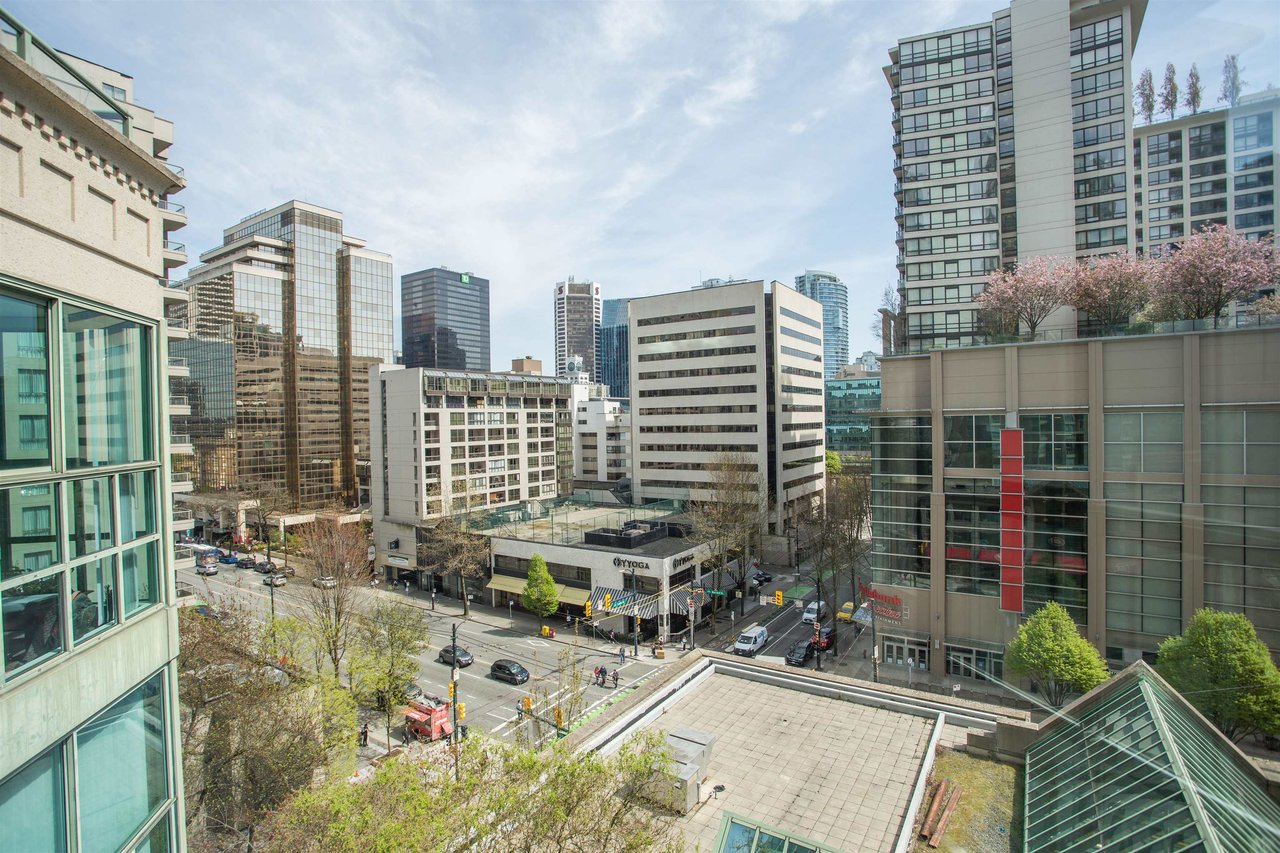 804-909 Burrard St