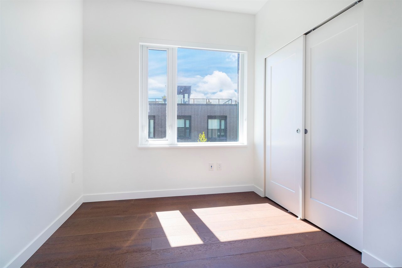 207-5681 Birney Ave