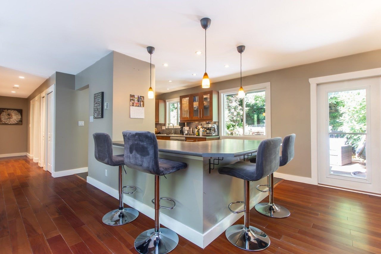 40537 N Highlands Wy
