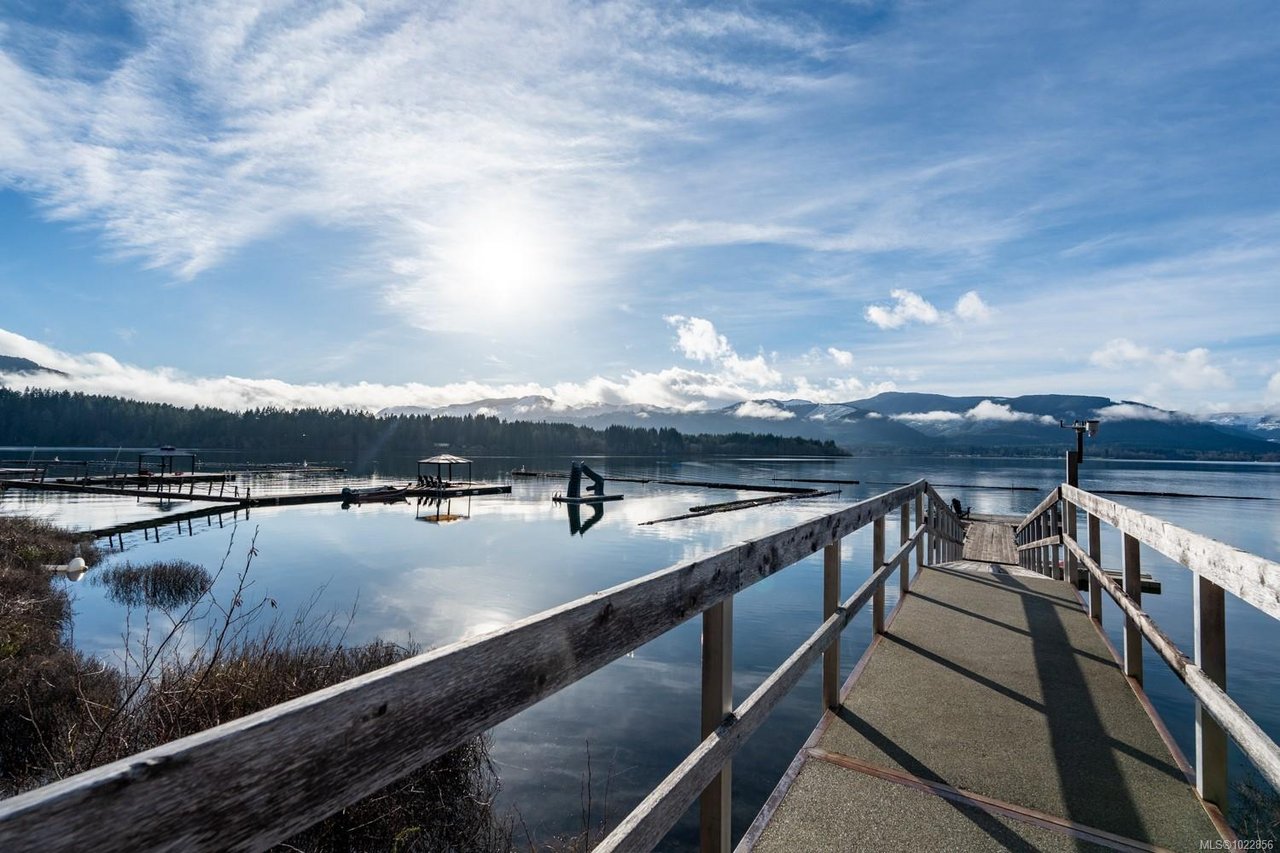 7364 Lakefront Dr, Lake Cowichan