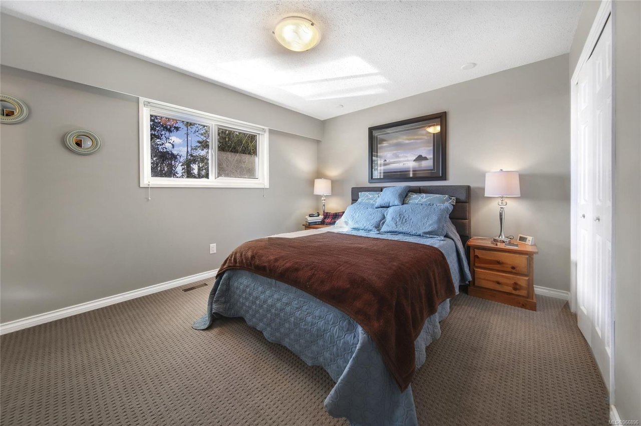 403 Dressler Rd