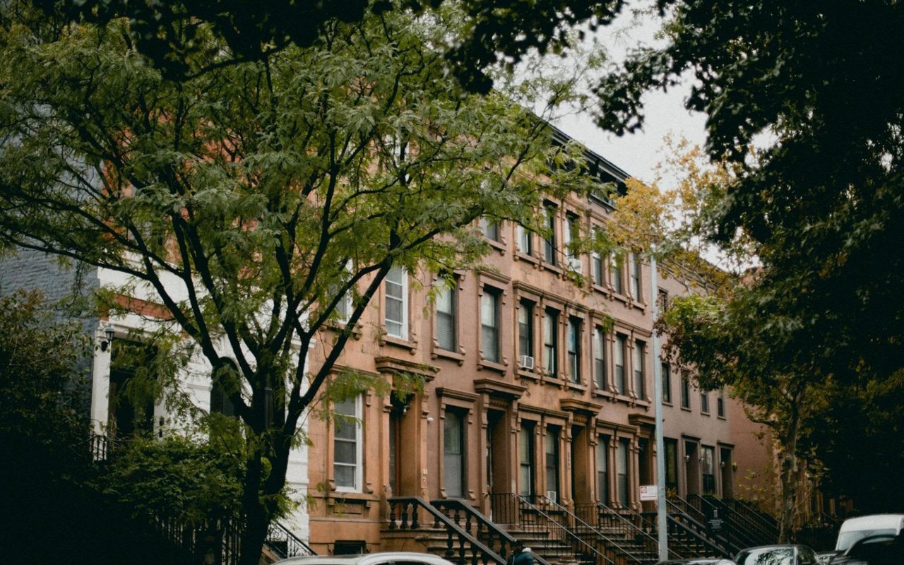 Brooklyn Brownstones: Timeless Elegance with The Lindsay Barton Barrett Team