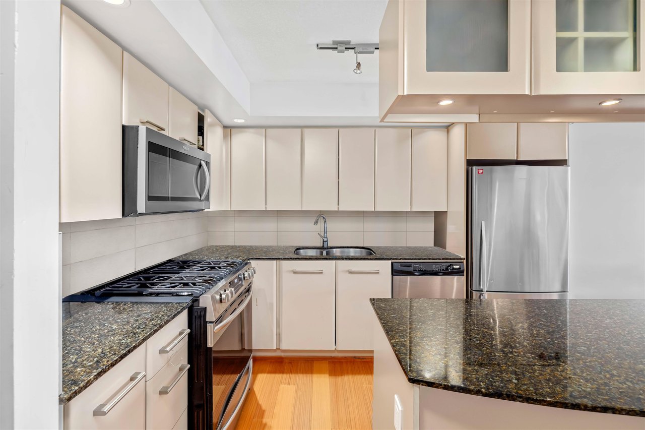 602-683 W Victoria Park