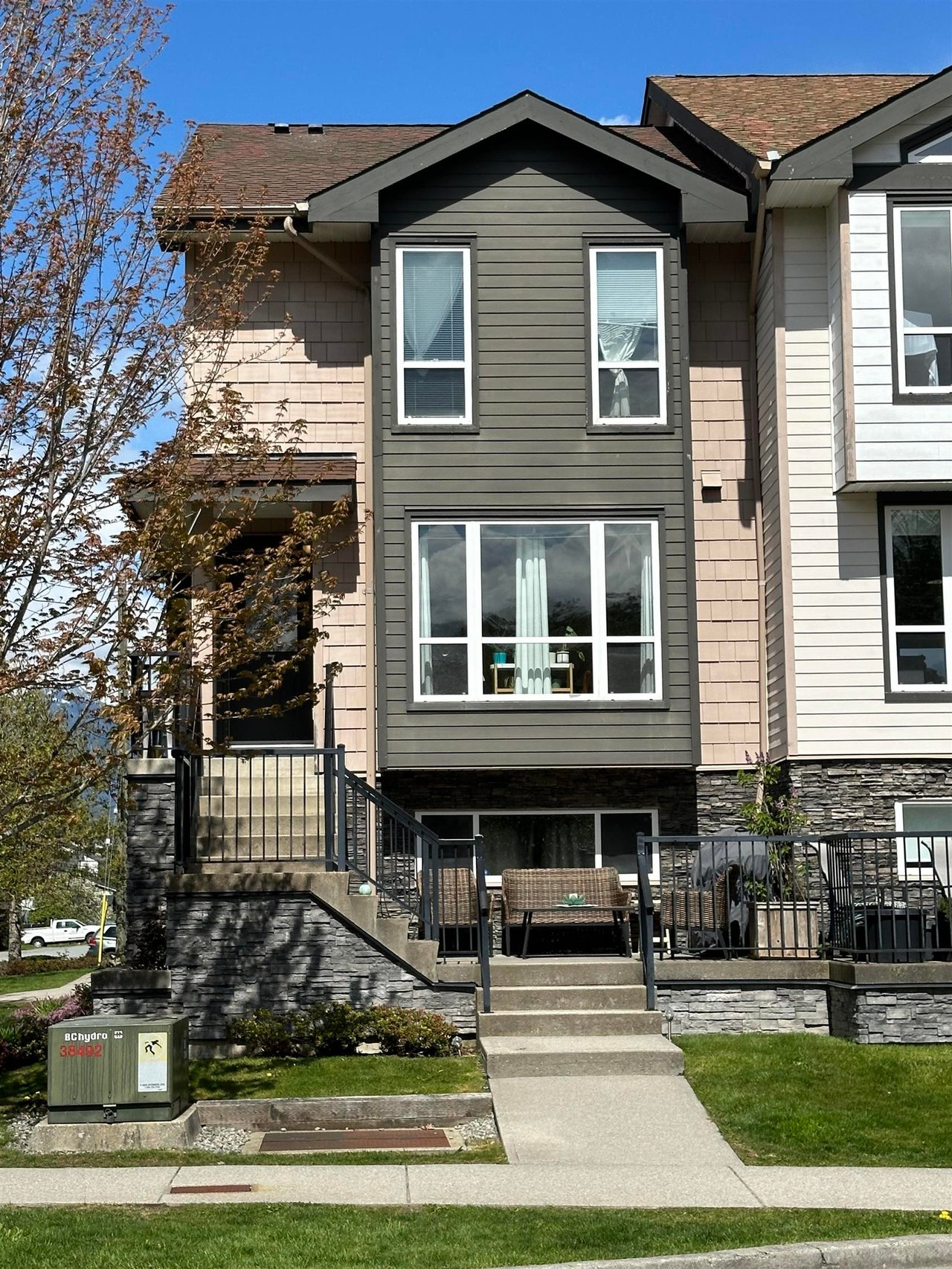 3-1261 Main St