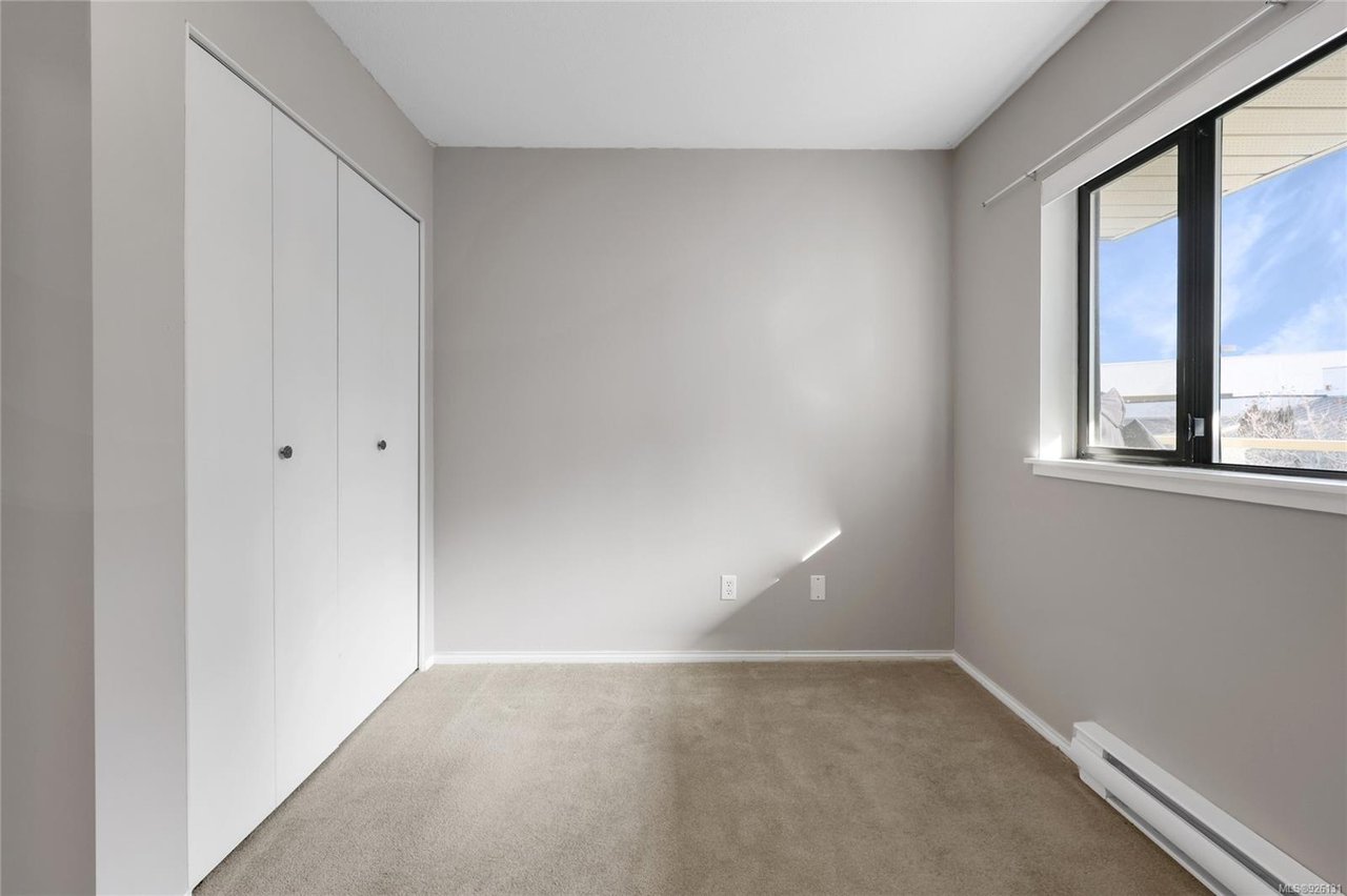 209-651 Jolly Pl