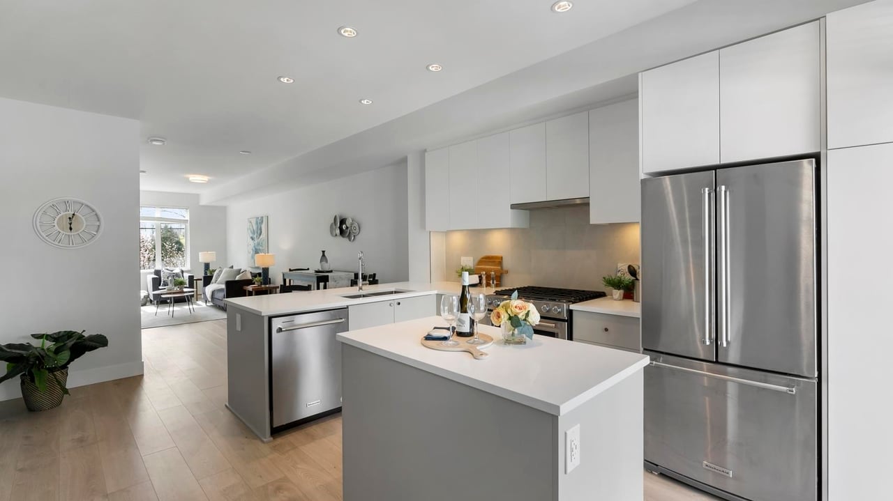 21-2070 Oak Meadows Dr