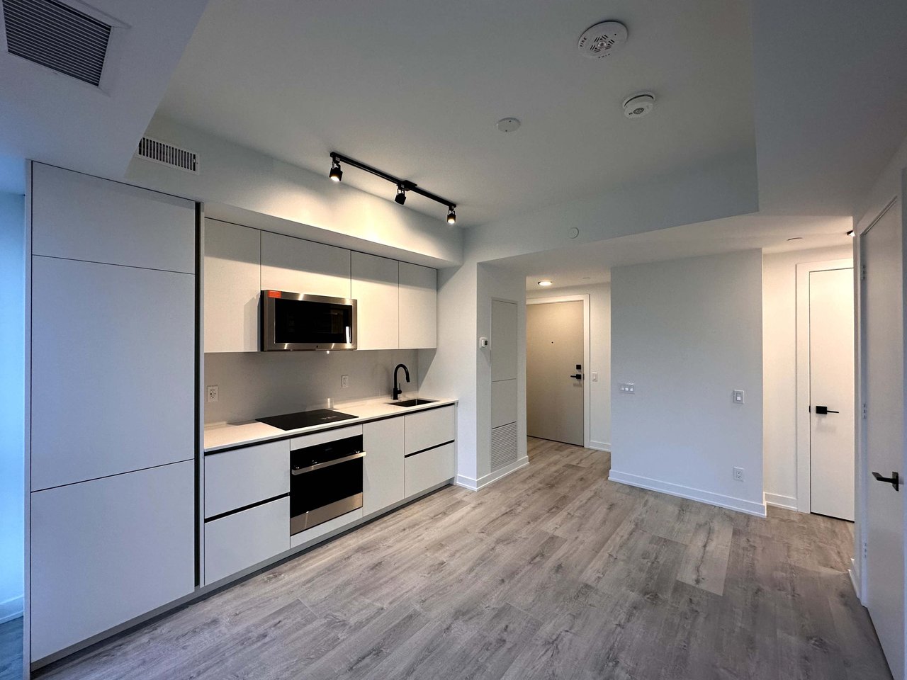 327 King St W, Unit 3601