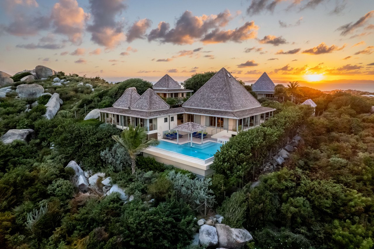Reduced - Red Rock Villa