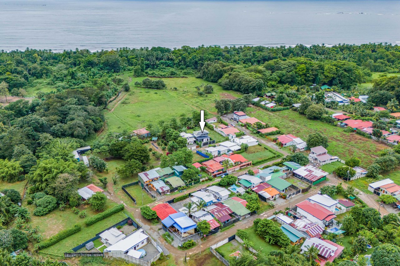 A 3-bedroom home – literally bordering Marino Ballena National Park – but mere steps away from cafes, restaurants, and amenities of the tourist mecca Uvita!