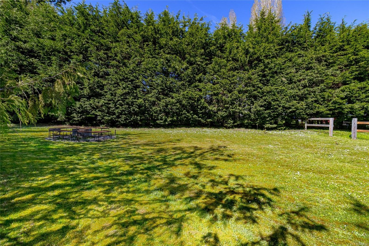 1550 McHattie Rd