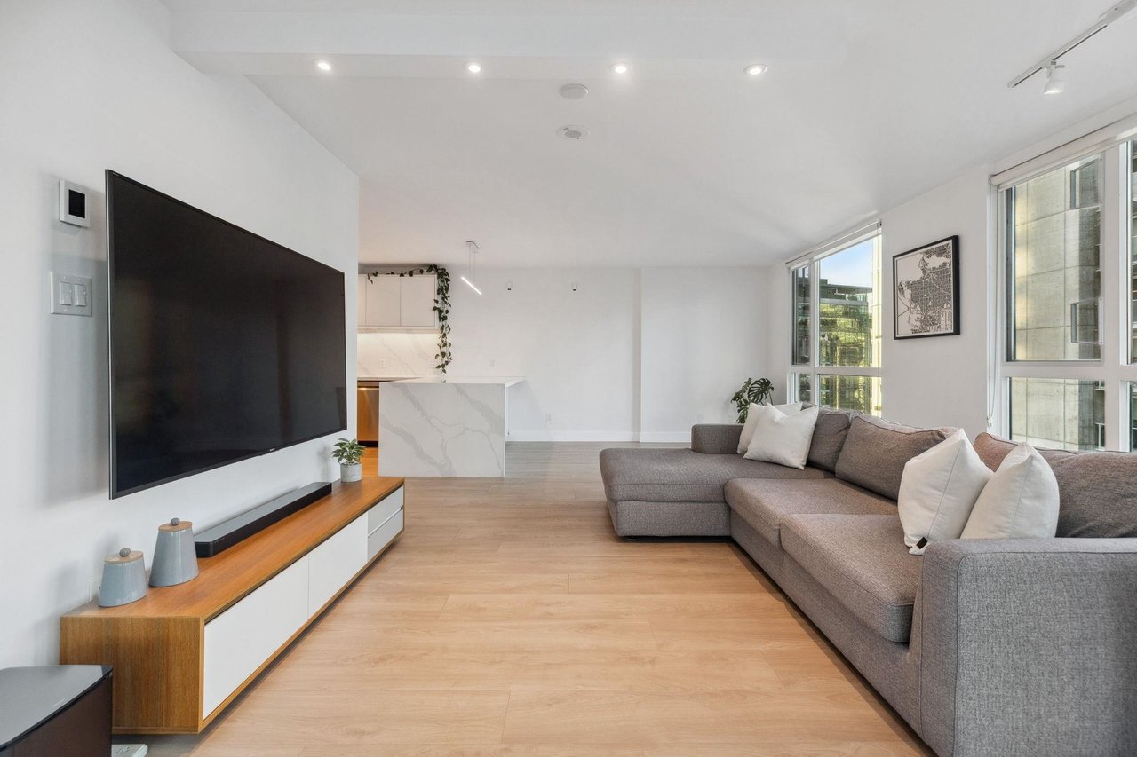2204-1238 Melville Street, Vancouver
