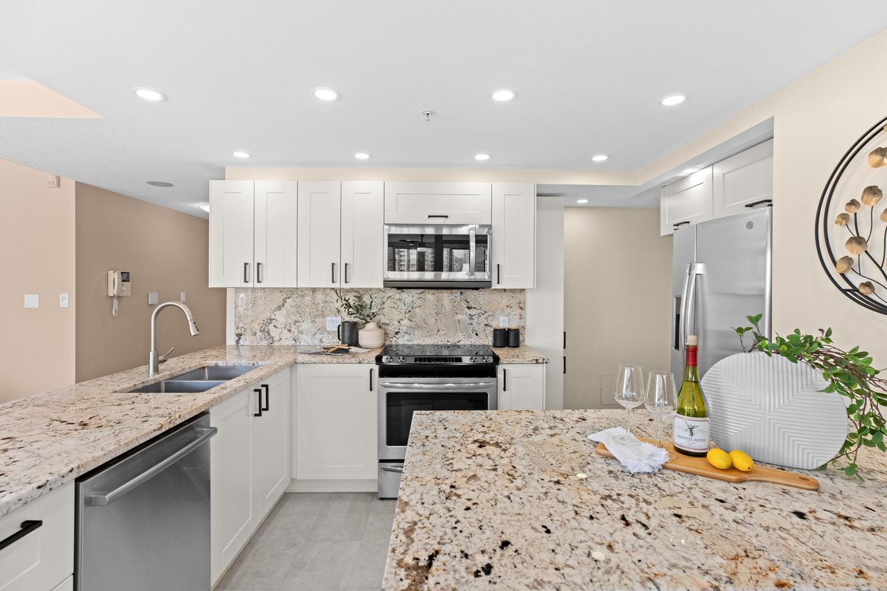 1601-1228 Marinaside Cres