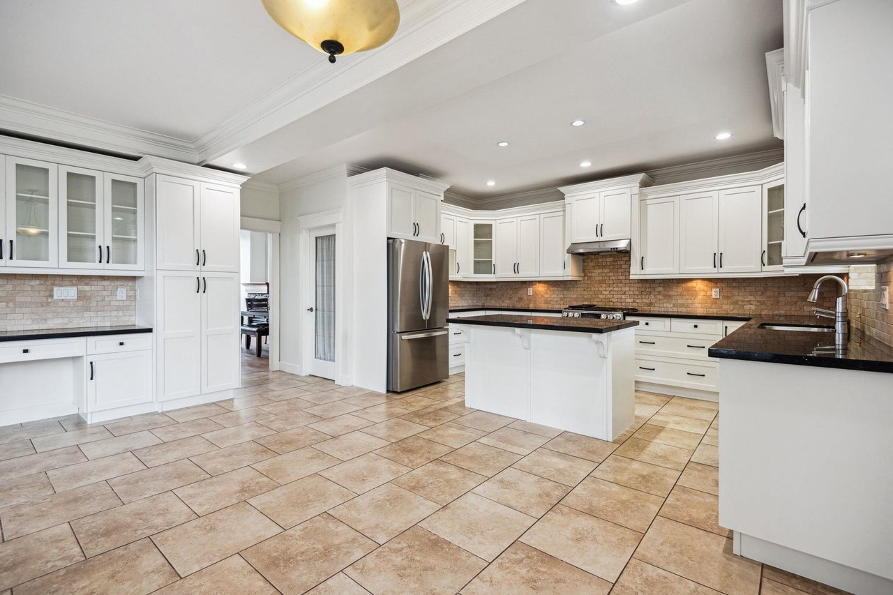 20307 98a Ave