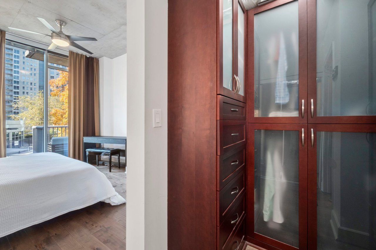 950 W Peachtree Street NW Unit: 701
