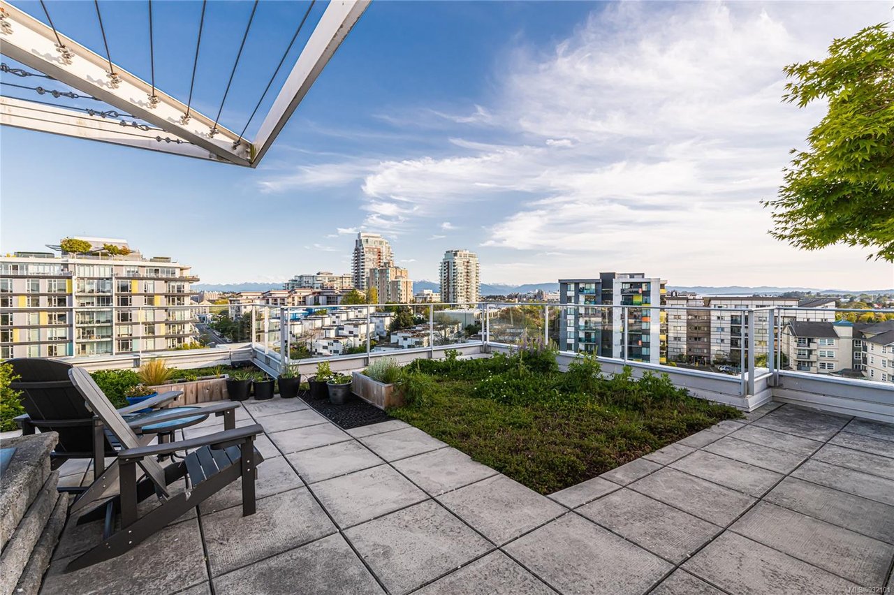 801-399 Tyee Rd