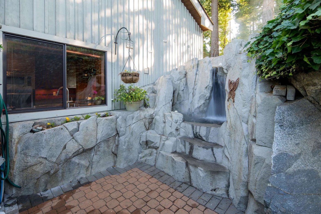 5270 Aspen Cres