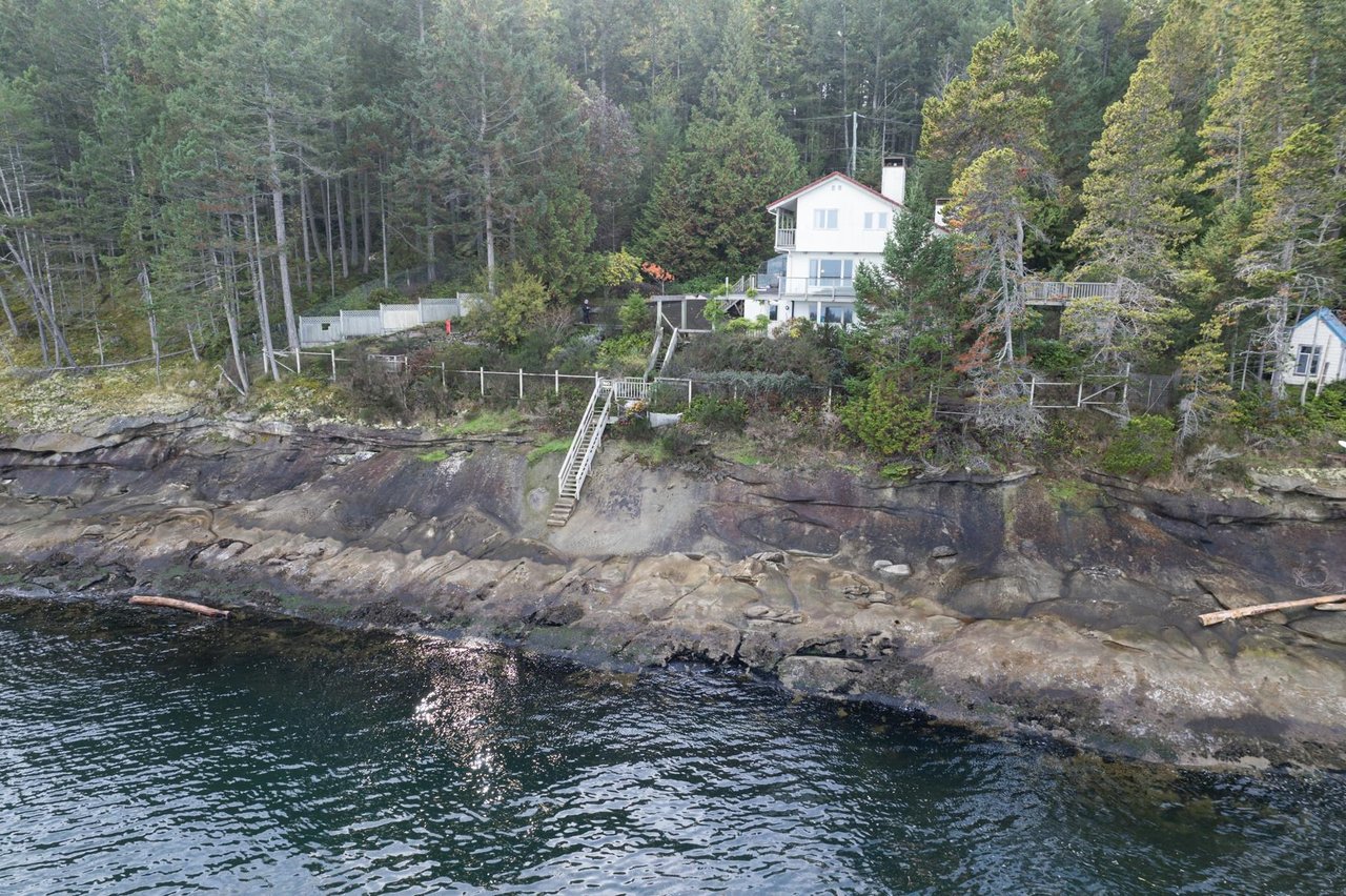 649 Edith Point Rd