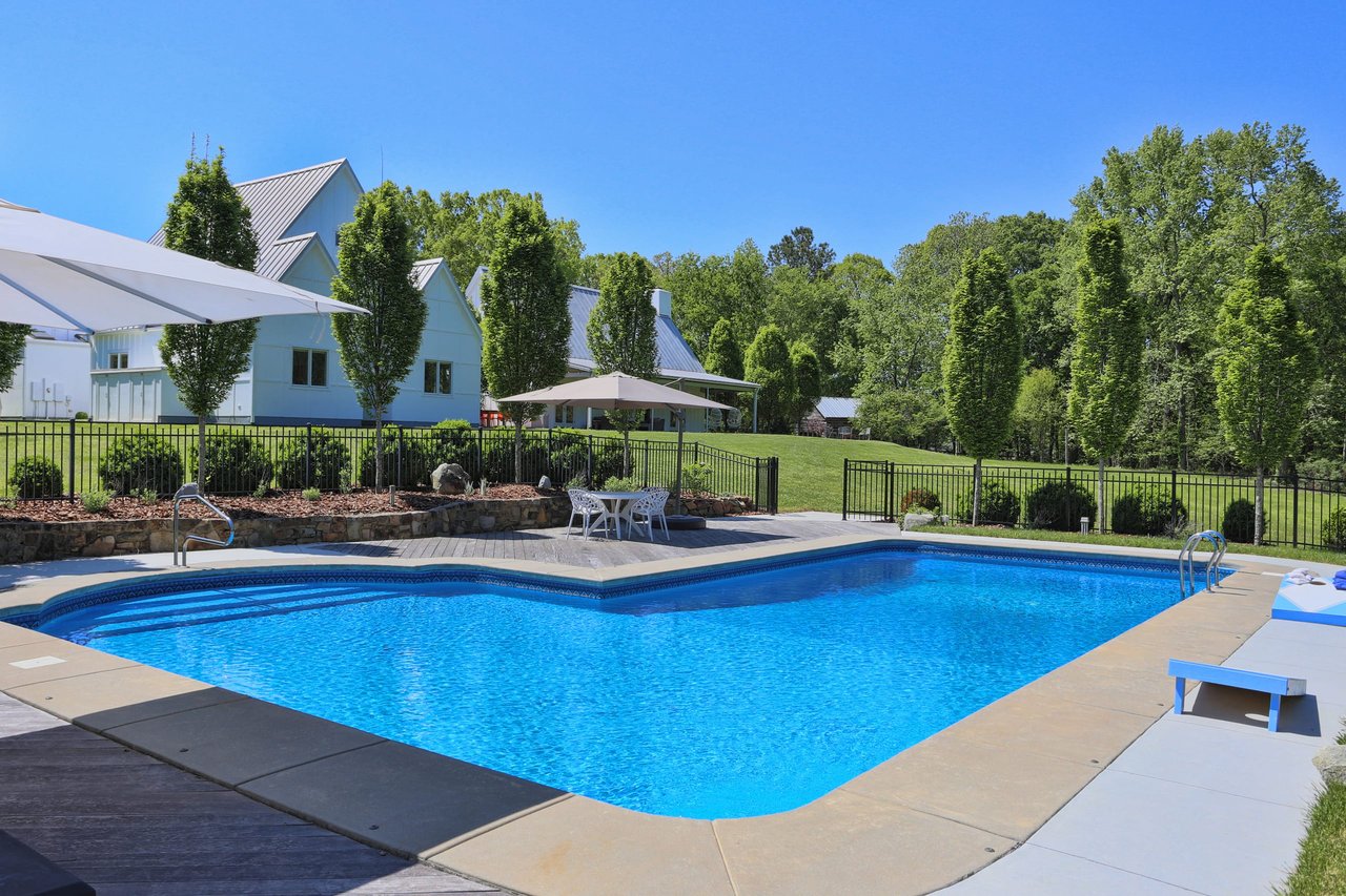 102 Strowd Ln