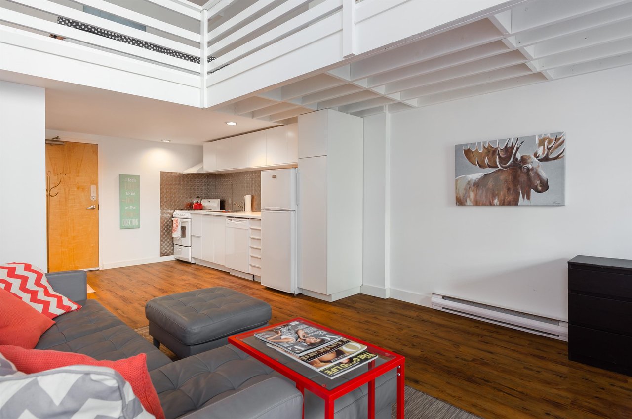212-933 Seymour St